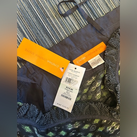 🆕Cynthia Steffe Green Printed Cami in Size 8 - Picture 4 of 5